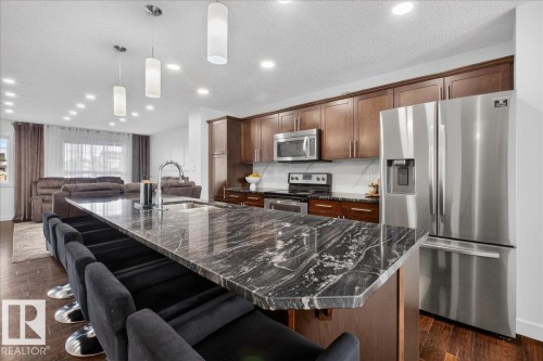 1472 33A Street, Edmonton, AB - Indoor Photo Showing Kitchen With Upgraded Kitchen