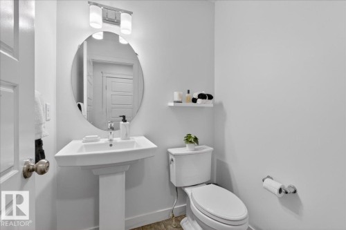 1472 33A Street, Edmonton, AB - Indoor Photo Showing Bathroom