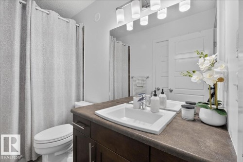 1472 33A Street, Edmonton, AB - Indoor Photo Showing Bathroom