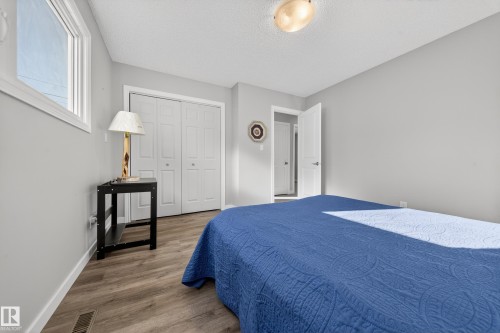9521 109 Avenue, Edmonton, AB - Indoor Photo Showing Bedroom