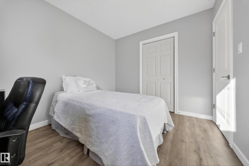 9521 109 Avenue, Edmonton, AB - Indoor Photo Showing Bedroom
