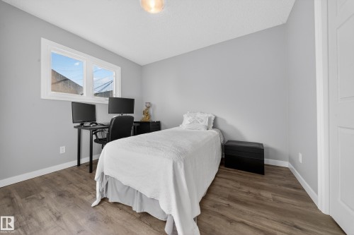 9521 109 Avenue, Edmonton, AB - Indoor Photo Showing Bedroom