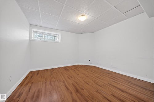 9521 109 Avenue, Edmonton, AB - Indoor Photo Showing Other Room