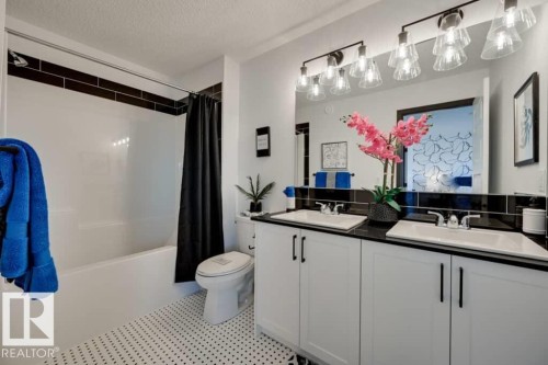 7015 52 Avenue, Beaumont, AB - Indoor Photo Showing Bathroom