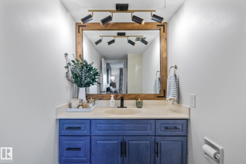 Bathroom with vanity - 1502 9909 110 Street, Edmonton, AB - Indoor Photo Showing Bathroom