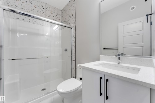 22815 80 Avenue, Edmonton, AB - Indoor Photo Showing Bathroom