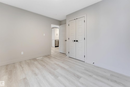 22815 80 Avenue, Edmonton, AB - Indoor Photo Showing Other Room