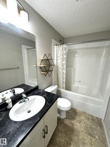 117 5521 7 Avenue, Edmonton, AB - Indoor Photo Showing Bathroom