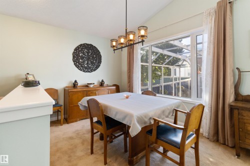 1717 Kensit Place, Edmonton, AB - Indoor Photo Showing Dining Room