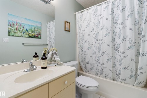 1717 Kensit Place, Edmonton, AB - Indoor Photo Showing Bathroom