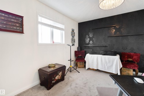 1717 Kensit Place, Edmonton, AB - Indoor Photo Showing Other Room