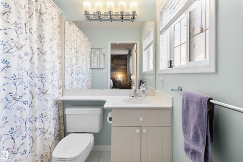 1717 Kensit Place, Edmonton, AB - Indoor Photo Showing Bathroom
