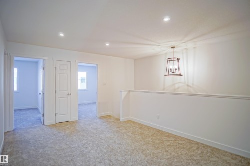 1027 14 Avenue, Edmonton, AB - Indoor Photo Showing Other Room