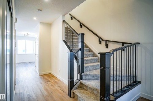 1027 14 Avenue, Edmonton, AB - Indoor Photo Showing Other Room