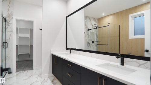 56 Meadowgrove Landing, Spruce Grove, AB - Indoor Photo Showing Bathroom