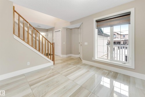 3232 27 Avenue, Edmonton, AB - Indoor Photo Showing Other Room
