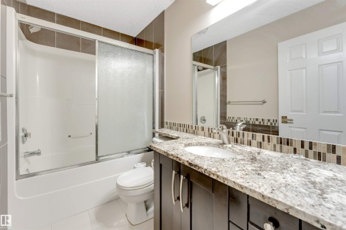 3232 27 Avenue, Edmonton, AB - Indoor Photo Showing Bathroom