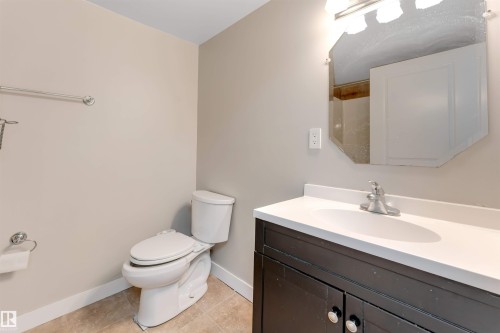 3232 27 Avenue, Edmonton, AB - Indoor Photo Showing Bathroom