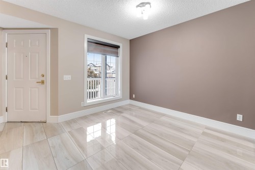 3232 27 Avenue, Edmonton, AB - Indoor Photo Showing Other Room