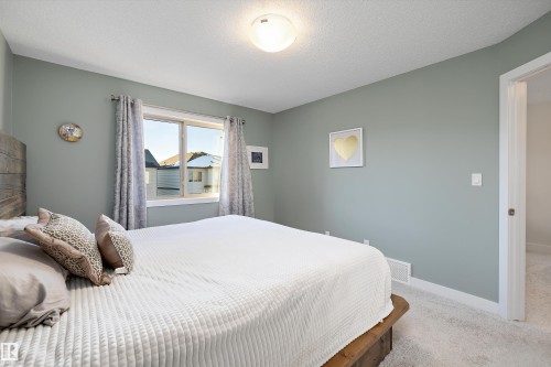 73 Garneau Gate, Spruce Grove, AB - Indoor Photo Showing Bedroom