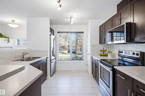 4944 Terwillegar Common, Edmonton, AB - Indoor Photo Showing Kitchen With Double Sink With Upgraded Kitchen