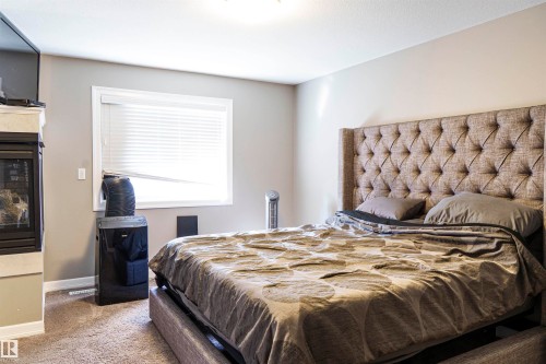 3307 Hilton Crescent, Edmonton, AB - Indoor Photo Showing Bedroom