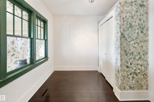 10428 76 Avenue, Edmonton, AB - Indoor Photo Showing Other Room