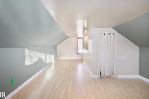 10428 76 Avenue, Edmonton, AB - Indoor Photo Showing Other Room