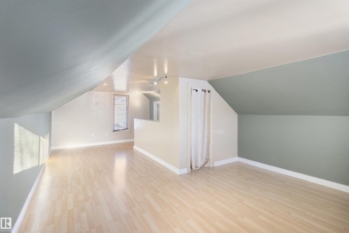10428 76 Avenue, Edmonton, AB - Indoor Photo Showing Other Room