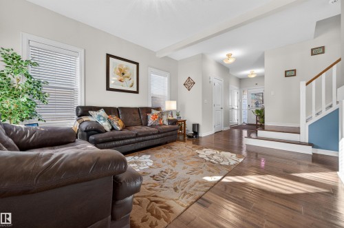 1804 Hammond Crescent, Edmonton, AB - Indoor Photo Showing Living Room