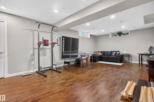 1804 Hammond Crescent, Edmonton, AB - Indoor