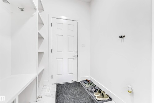 Mudroom with baseboards - 1407 Graydon Hill Way, Edmonton, AB - Indoor