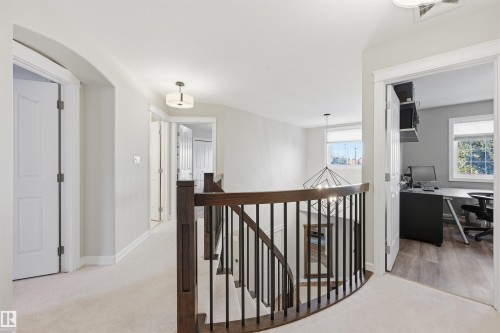 231 Lindsay Crescent, Edmonton, AB - Indoor Photo Showing Other Room