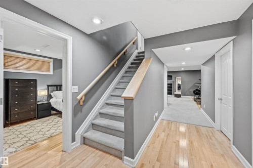 231 Lindsay Crescent, Edmonton, AB - Indoor Photo Showing Other Room