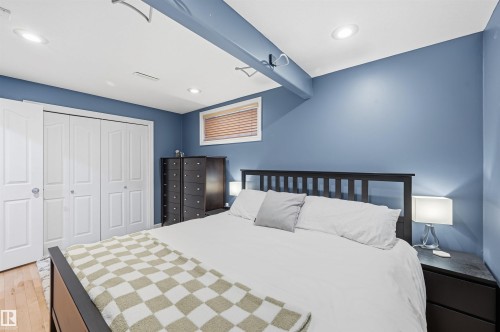 231 Lindsay Crescent, Edmonton, AB - Indoor Photo Showing Bedroom