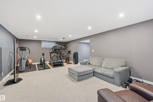 231 Lindsay Crescent, Edmonton, AB - Indoor