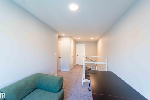 21 1729 Keene Crescent, Edmonton, AB - Indoor Photo Showing Other Room