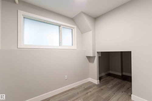 21 1729 Keene Crescent, Edmonton, AB - Indoor Photo Showing Other Room