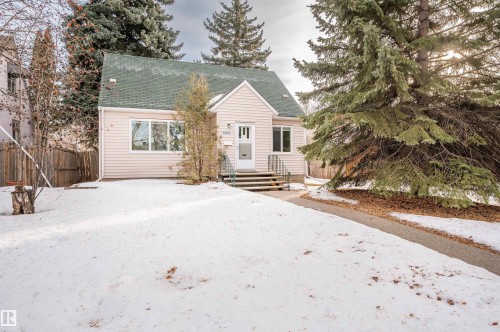 Cape cod-style house with roof with shingles - 6803 112A Street, Edmonton, AB - Outdoor