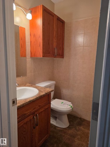 Edmonton, AB - Indoor Photo Showing Bathroom