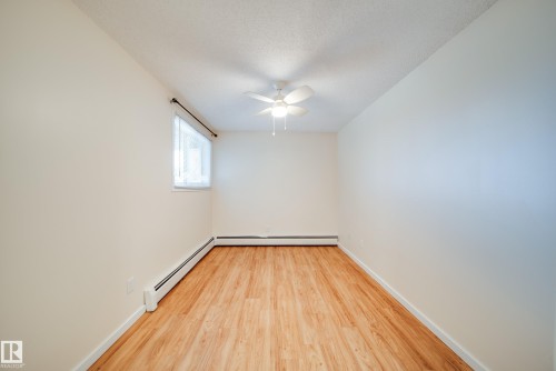 402 1624 48 Street, Edmonton, AB - Indoor Photo Showing Other Room