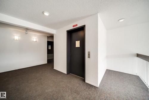 402 1624 48 Street, Edmonton, AB - Indoor Photo Showing Other Room