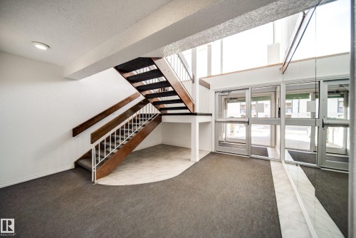 402 1624 48 Street, Edmonton, AB - Indoor Photo Showing Other Room