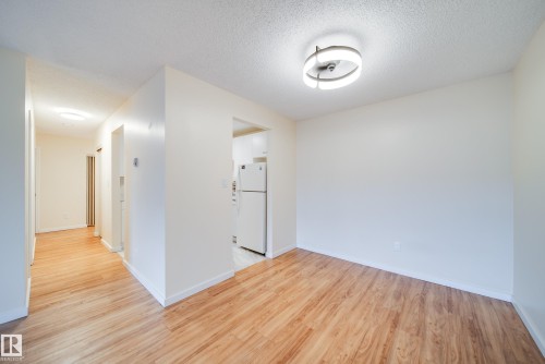 402 1624 48 Street, Edmonton, AB - Indoor Photo Showing Other Room