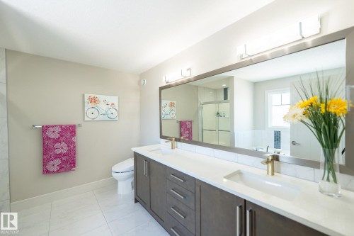 3623 8 Street, Edmonton, AB - Indoor Photo Showing Bathroom