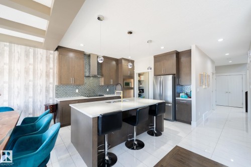 3623 8 Street, Edmonton, AB - Indoor Photo Showing Kitchen With Upgraded Kitchen