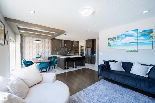 3623 8 Street, Edmonton, AB - Indoor Photo Showing Living Room