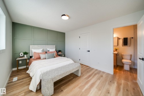 4019 37 Street, Edmonton, AB - Indoor Photo Showing Bedroom