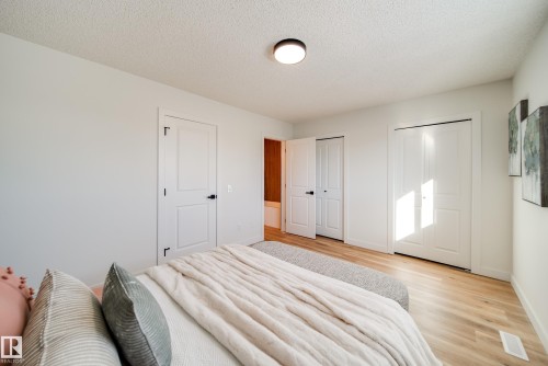 4019 37 Street, Edmonton, AB - Indoor Photo Showing Bedroom