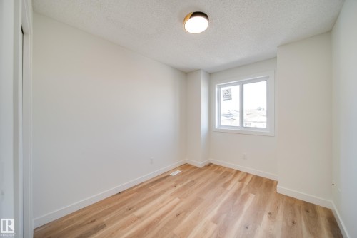 4019 37 Street, Edmonton, AB - Indoor Photo Showing Other Room
